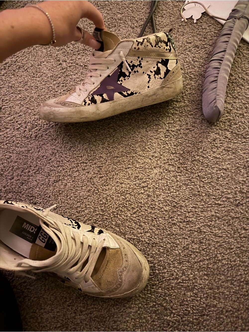 GOLDEN GOOSE!! Style Lace-Up Sneakers with Purple Star - Picture 5 of 7